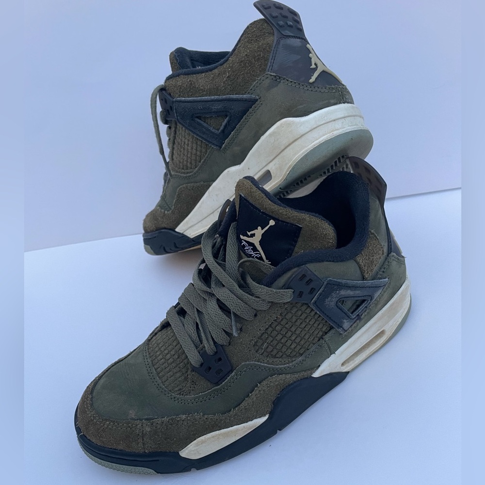 Air Jordan 4 Retro SE Craft